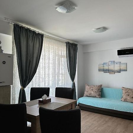 Apartament Adelin นาโวดาริ ภายนอก รูปภาพ