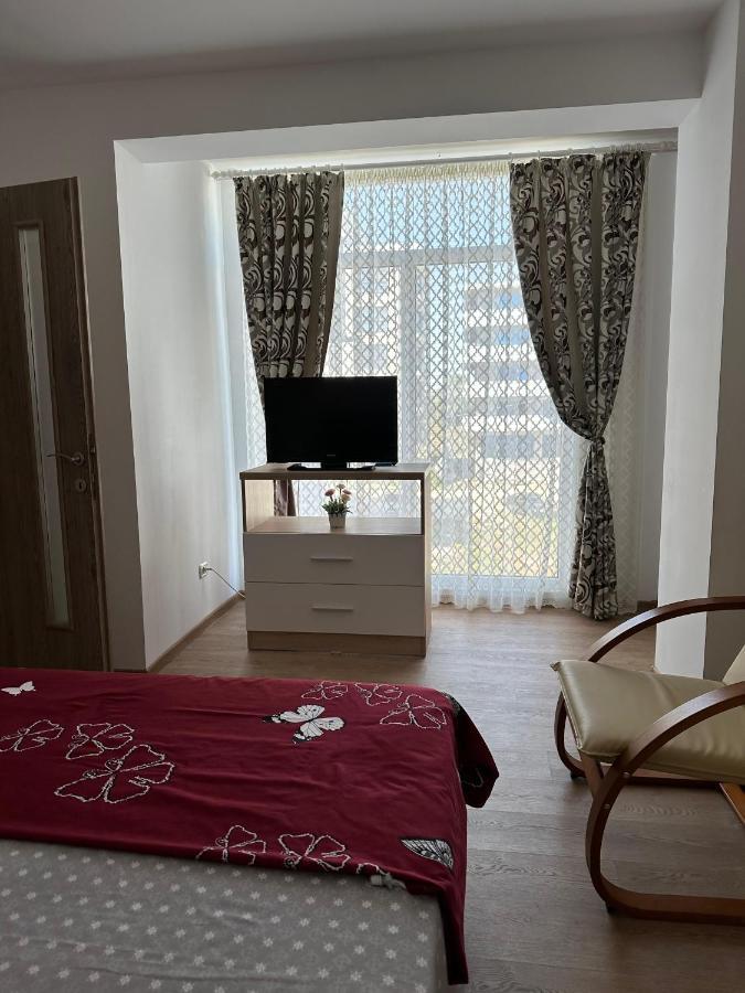 Apartament Adelin นาโวดาริ ภายนอก รูปภาพ